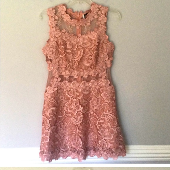 Top shop Lace Dress in Blush Pink/Peach - Picture 2 of 6